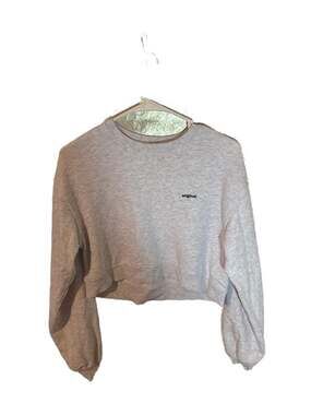 H&M Divided Light Gray Melange Cropped Sweatshirt with Original Embroidery